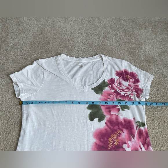 St John’s Bay - Set of 2 - T Shirts - Tops - Size: Medium - V-Neck - Picture 7 of 11